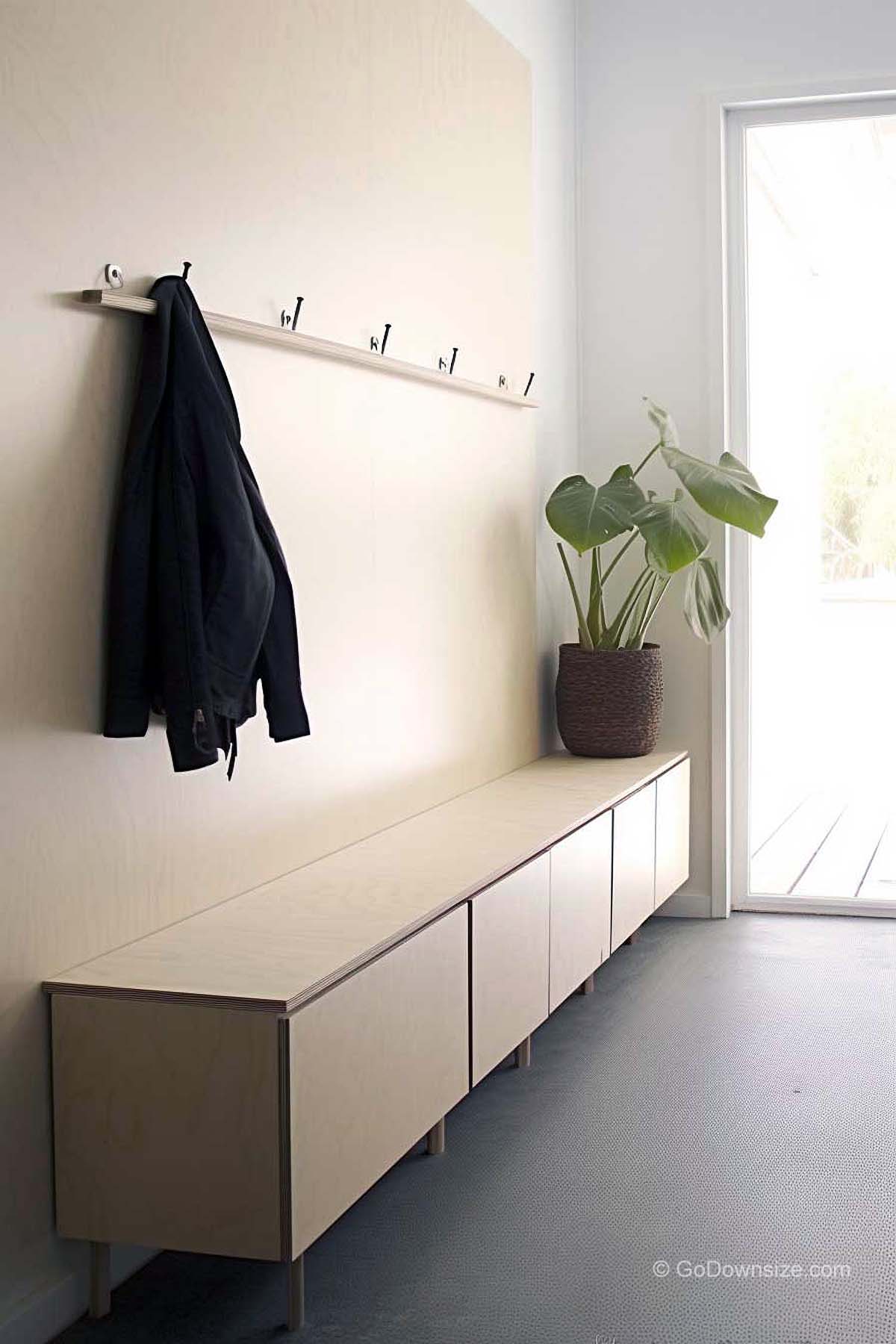 Entrance cabinets for shoewear