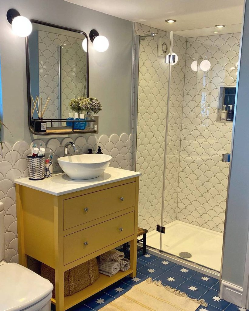 Yellow Bathrooms: 14 Stylish Ideas For Small Spaces | GoDownsize