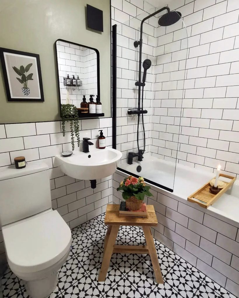 20 Beautiful Bathroom Mirrors For Small Spaces | GoDownsize