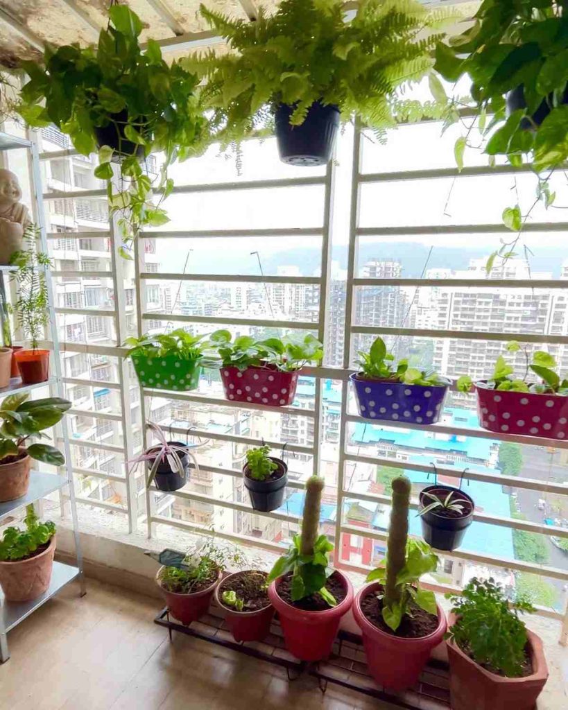 Vertical Garden On Tiny Balconies? 18 Beautiful Examples | GoDownsize