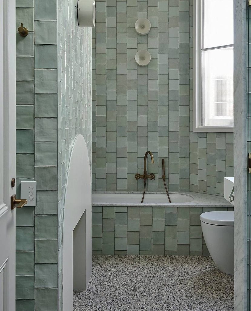 Green Bathrooms: 25 Stylish Ideas for Small Spaces | GoDownsize