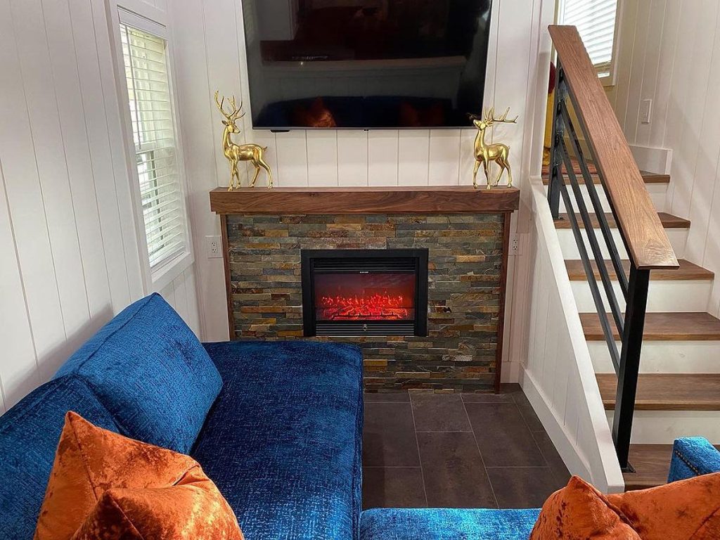 21 Tiny Houses With Fireplaces That Really Work | GoDownsize