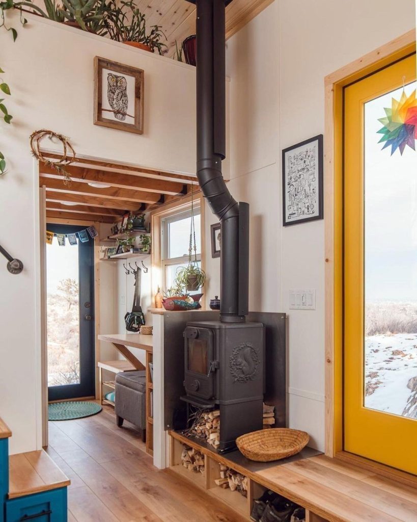 21 Tiny Houses With Fireplaces That Really Work | GoDownsize