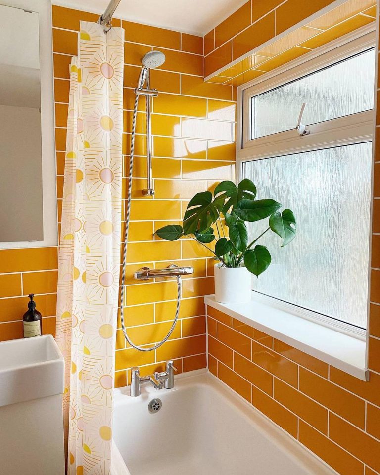 43 Great Bathroom Tile Ideas For Small Spaces | GoDownsize