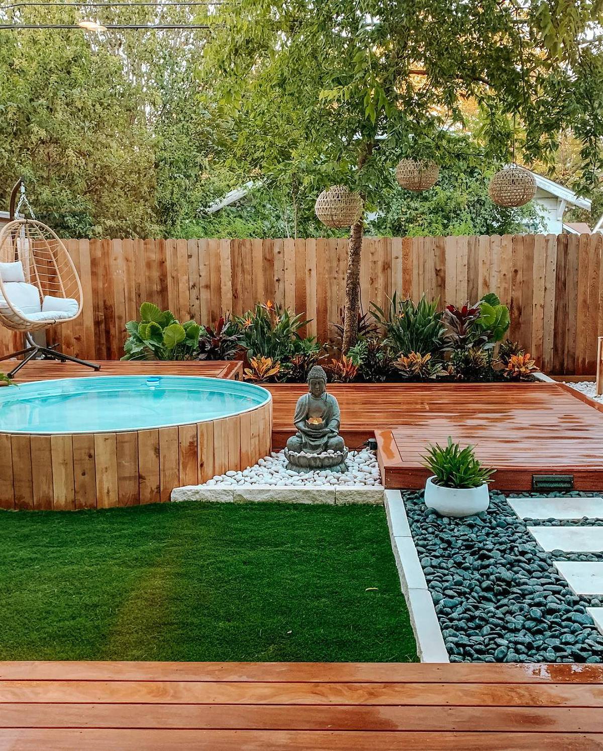 wooden round pool