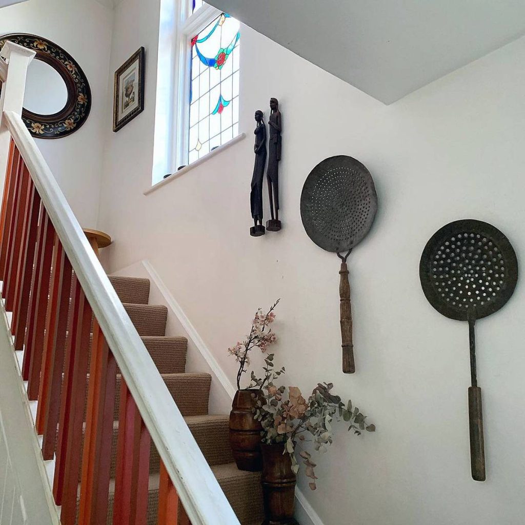 29 Staircase Wall Ideas That Look Amazing | GoDownsize