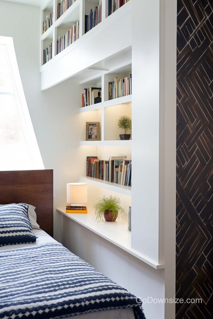 25 Great Built-In Bookshelves That Look Amazing | GoDownsize