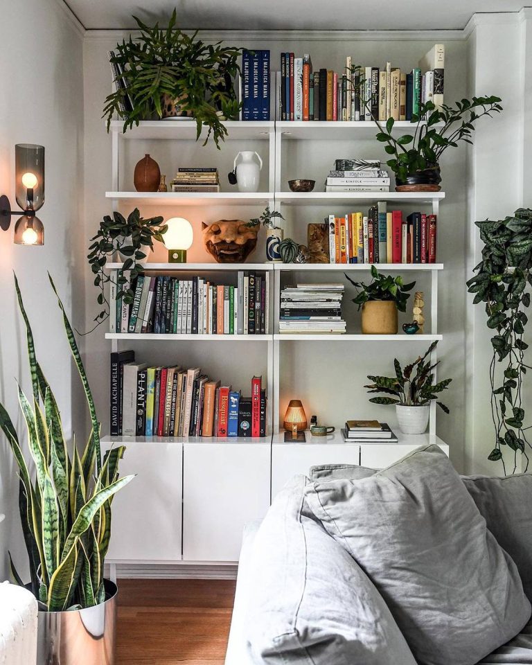 27 Bookshelves With Lights That Look Amazing | GoDownsize
