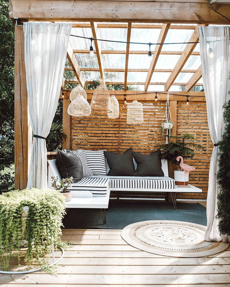 23 Small Garden Shelters That Look Amazing | GoDownsize
