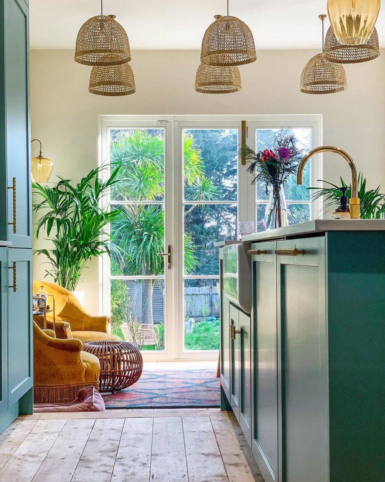 18 Indoor Palm Tree Ideas That Look Amazing | GoDownsize