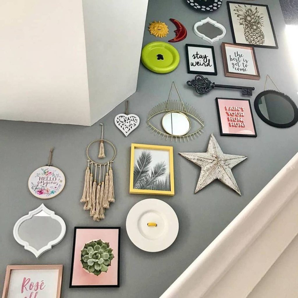 29 Staircase Wall Ideas That Look Amazing | GoDownsize