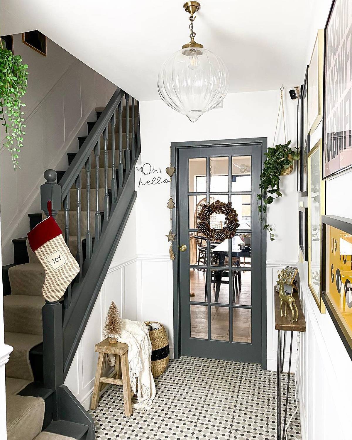 tiny hallway with diamond and dotted floor pattern