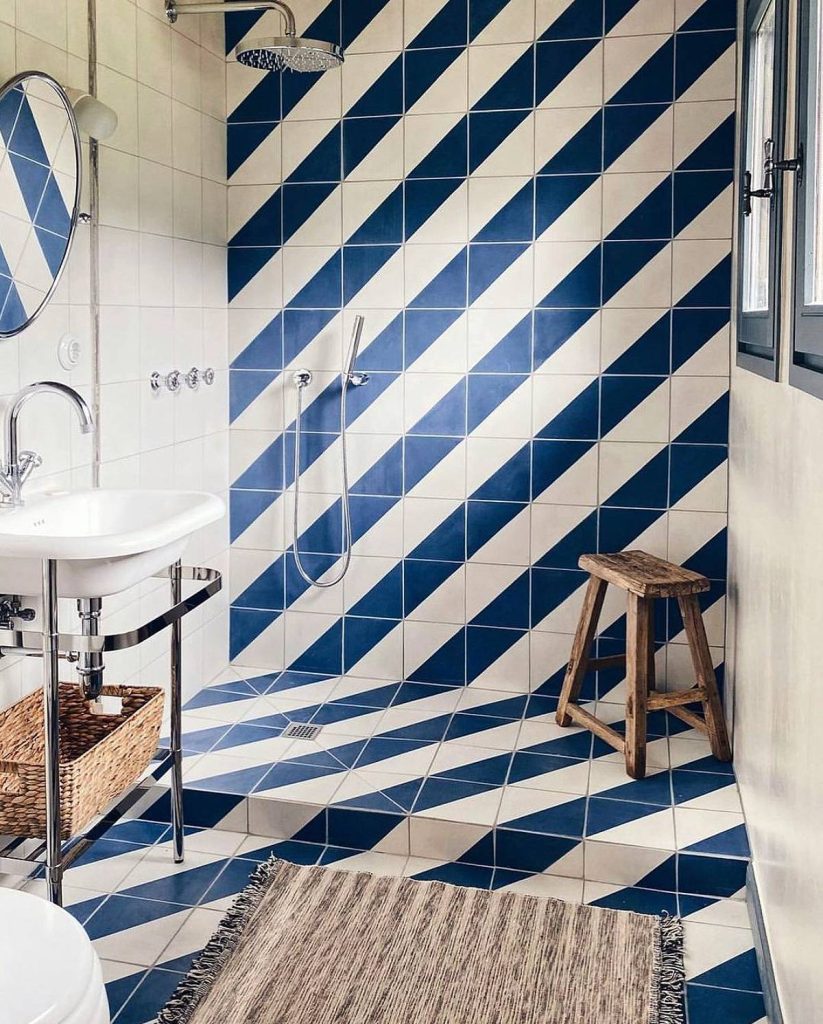40 Great Shower Tile Ideas For Small Spaces | GoDownsize