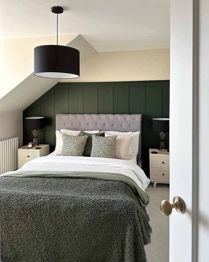 Dark Green Bedrooms: 31 Stylish Ideas For Small Spaces | GoDownsize