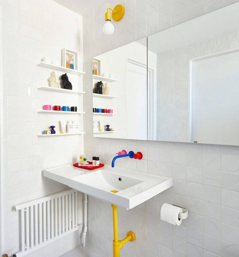 19 Corner Sinks For Small Bathrooms That Just Work | GoDownsize