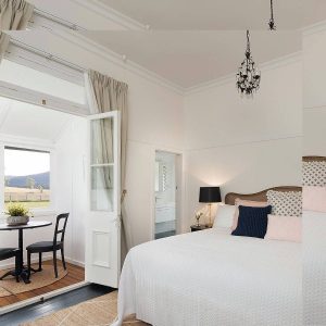20 Bedrooms With French Doors That Look Great | GoDownsize