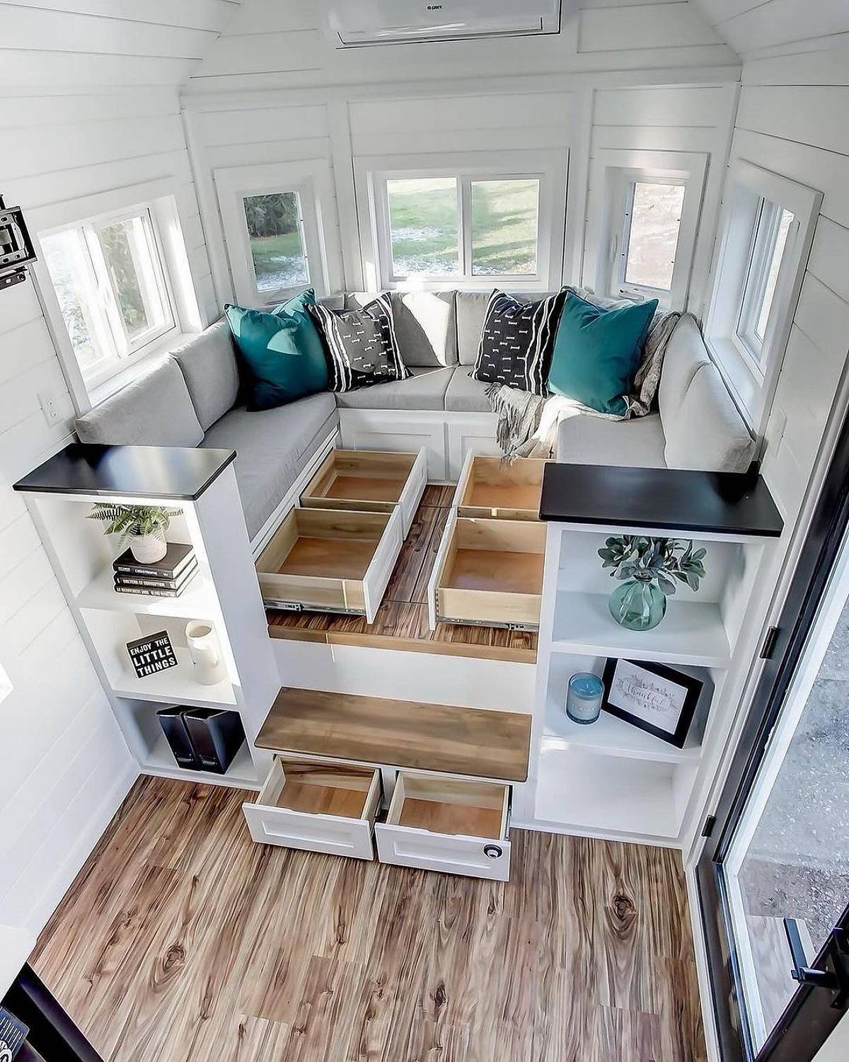 Space-Maximizing Seating